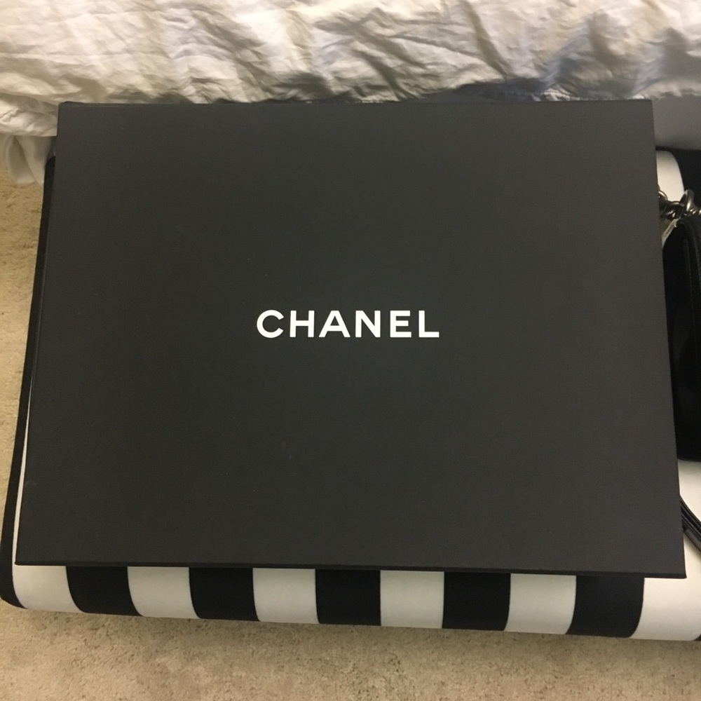 ❌SOLD❌ Chanel Caviar Chevron new Med. Boy Flap - Picture 8 of 8